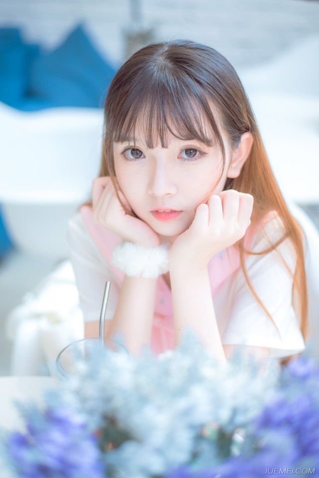 “请容末将再称您一声主公。”孟达摇了摇头，叹口气道：“难道主公还未发现，到如今，您已经人心尽失，这满城军民，皆盼着城外的大军早日破城。”